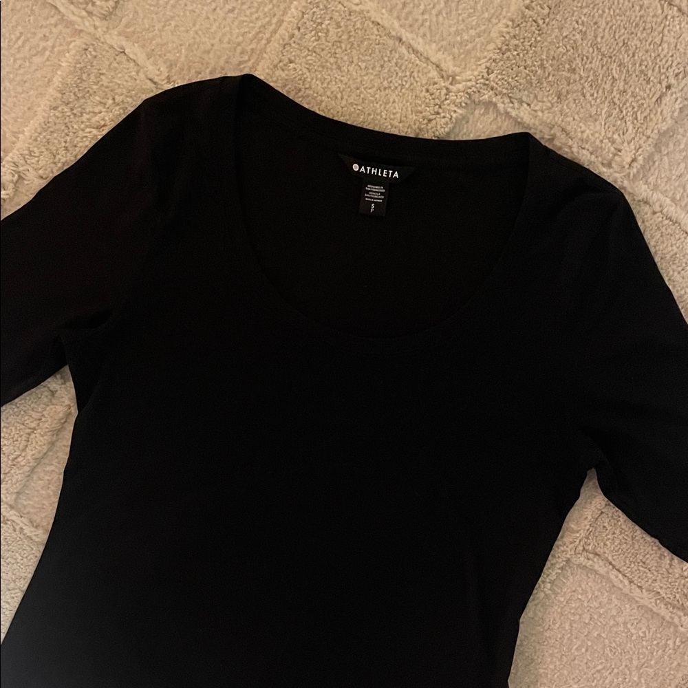 Athleta Black Scoop Neck Women's Tee - Picture 2 of 6